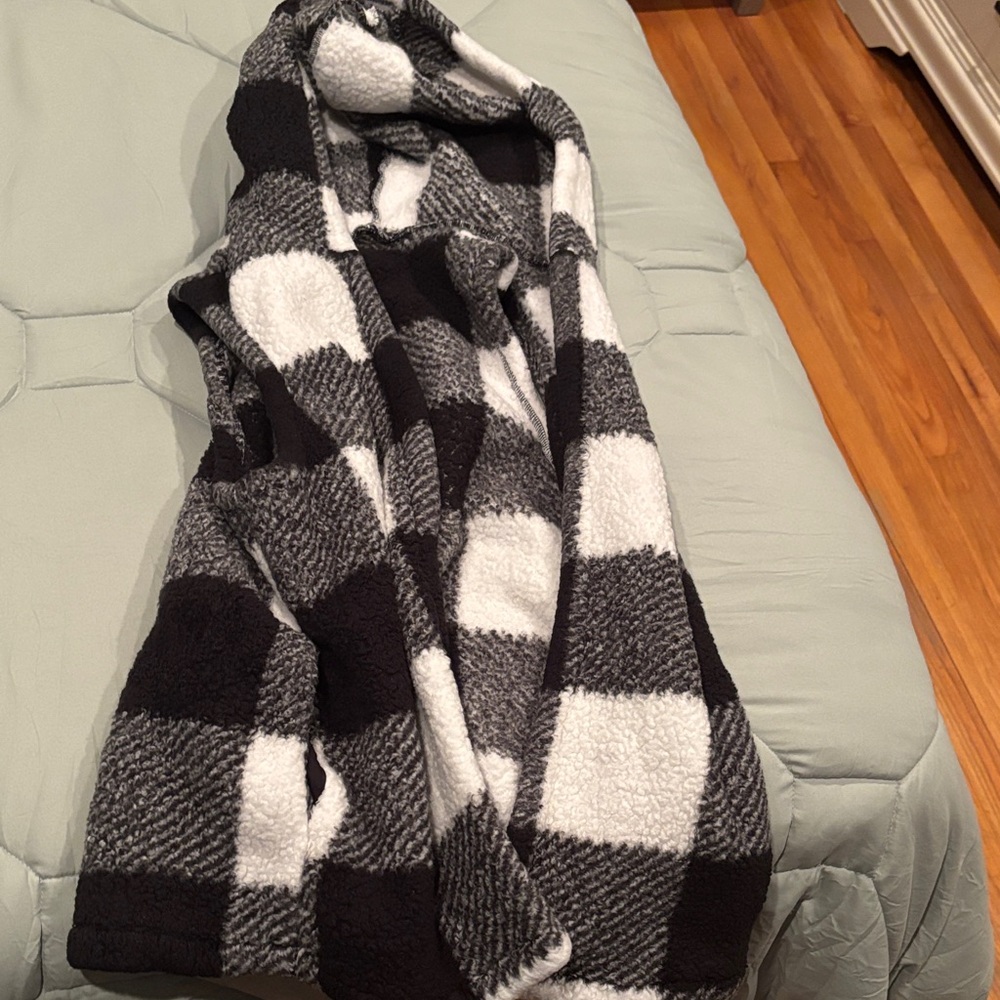 Black and White Checkered Fleece/VEST. Jacket